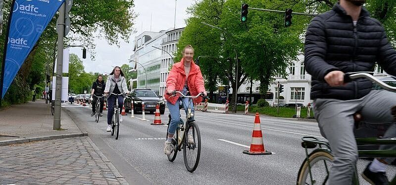 Deutschland braucht #MehrPlatzFürsRad Deutschland braucht #MehrPlatzFürsRad